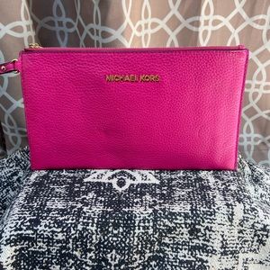 Michael Kors Large Jet Set Travel Zip Clutch